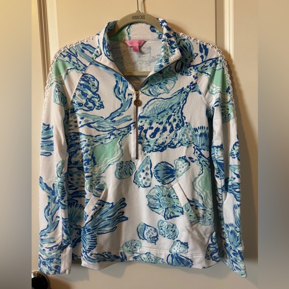 Lilly Pulitzer Tops - Lilly Pulitzer Size XSmall popover Barefoot Princess